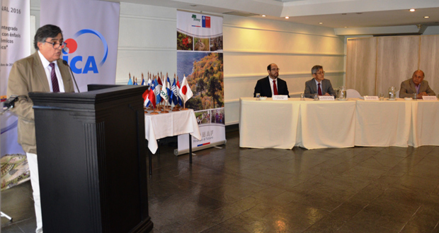 La jornada de apertura estuvo presidida por el director ejecutiva (s) de CONAF, Jorge Martínez; el representante de AGCID, Pablo Guzmán; y el representante de JICA-Chile, Hidemitsu Sakurai.