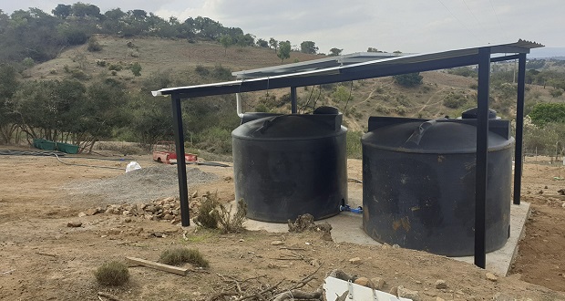 Estos bebederos móviles tienen como propósito implementar módulos de acumulación de aguas lluvias, en la comuna de Litueche, zona en donde el déficit hídrico.