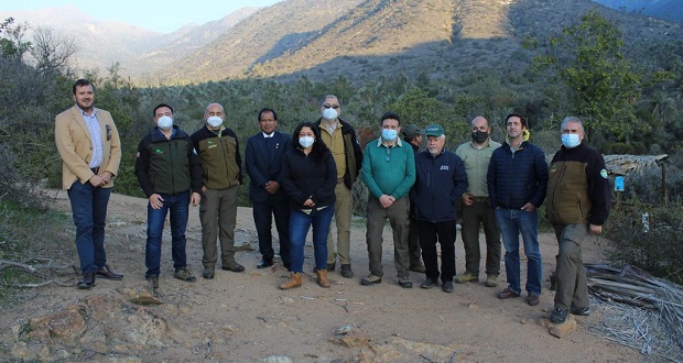 La delegación se trasladó hasta el Parque Nacional La Campana, sector Hijuelas, Región de Valparaíso, para conocer en terreno la gestión de CONAF en conservación.